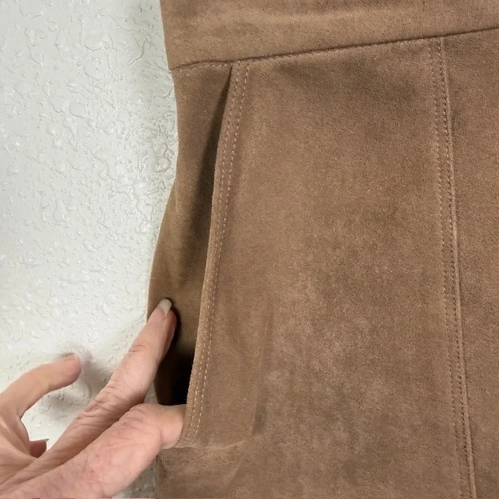 Aritzia Wilfred Bossier High-Waisted Vegan Faux Suede Shorts Natural Tan Size XS